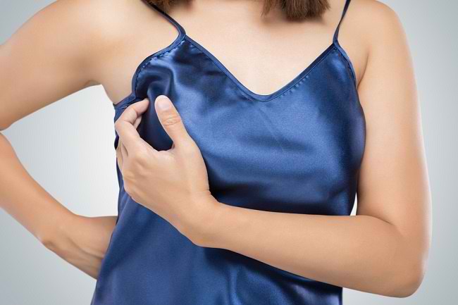  Đừng gãi, đây là 6 cách để khắc phục tình trạng ngứa ngực khi mang thai - dsuckhoe 