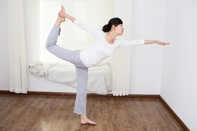 Các động tác yoga để giảm cân - dsuckhoe