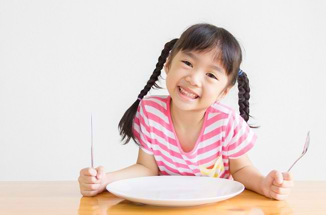  Trẻ em nhịn ăn Agar một cách suôn sẻ, tránh những thực phẩm và đồ uống này trong buổi lễ Suhoor - dsuckhoe 