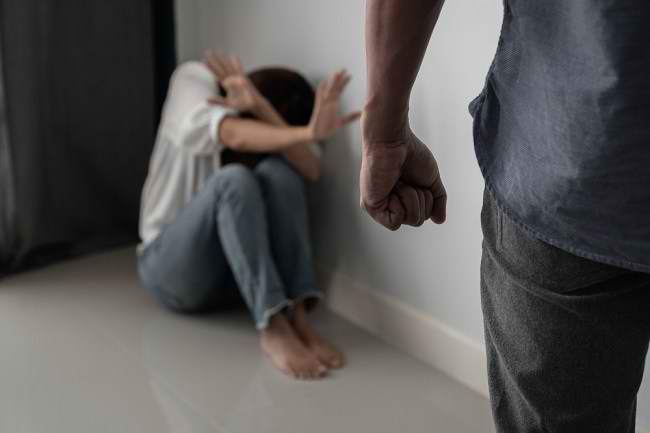  Nhận biết các hình thức bạo lực gia đình và cách đối phó - dsuckhoe 