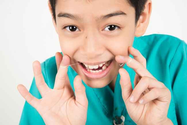 Tìm hiểu lợi ích và cách dạy sử dụng kem đánh răng cho trẻ em - dsuckhoe