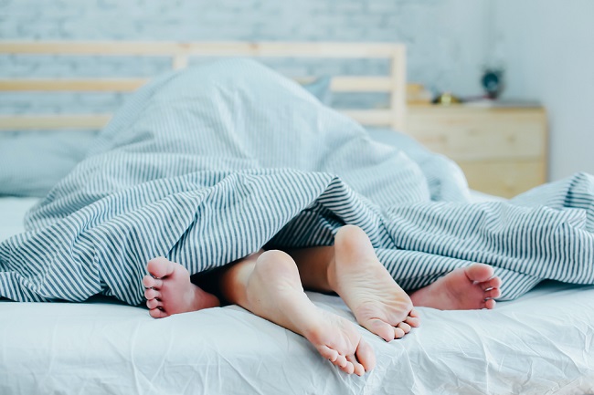  Xem lợi ích của quan hệ tình dục trước khi đi ngủ vào ban đêm-dsuckhoe 