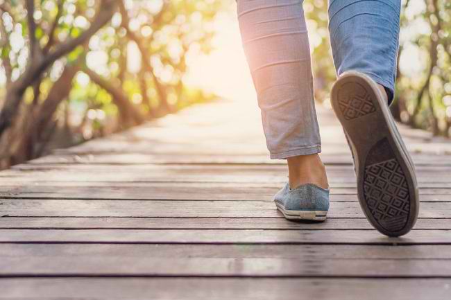  Đừng đi xa, đây là 7 lợi ích của việc đi bộ đối với sức khỏe cơ thể - dsuckhoe 