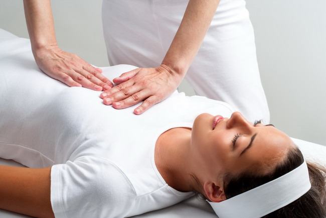  4 Lợi ích của Massage Ngực Sau Khi Sinh Con-dsuckhoe 