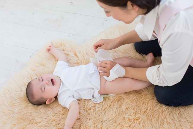  4 Nguyên nhân gây táo bón ở trẻ sơ sinh và cách khắc phục chứng táo bón hiệu quả-dsuckhoe 