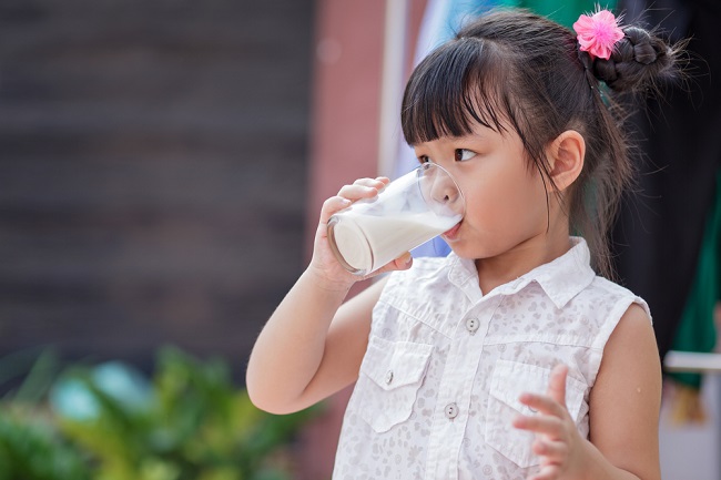  Tầm quan trọng của sự kết hợp độc đáo giữa sắt và vitamin C đối với trẻ dị ứng với sữa bò- dsuckhoe 