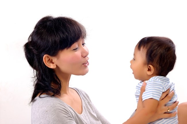  Tầm quan trọng của việc giao tiếp với trẻ sơ sinh và cách thực hiện - dsuckhoe 