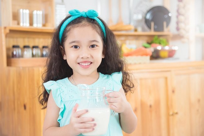  Lợi ích của sữa hữu cơ cho trẻ đang phát triển-dsuckhoe 