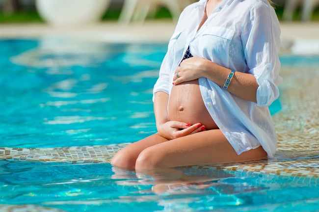  Lợi ích và Mẹo để An toàn Bơi lội khi mang thai-dsuckhoe 