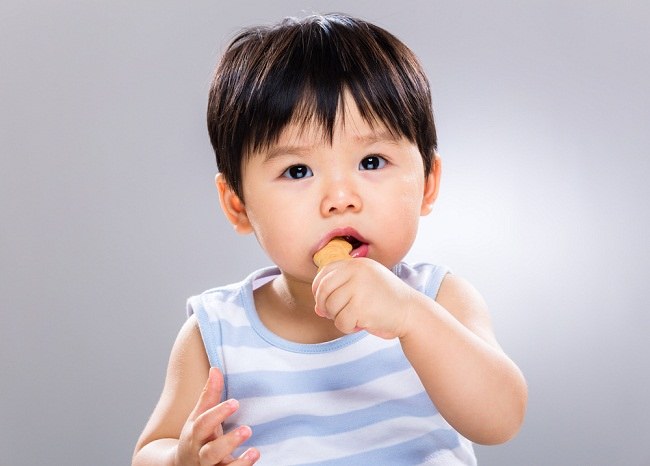  8 Lựa chọn thức ăn cho trẻ sơ sinh-dsuckhoe 