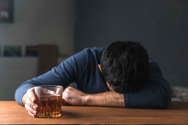 Ảnh hưởng của rượu trong thời gian ngắn cần đề phòng đối với người nghiện rượu 