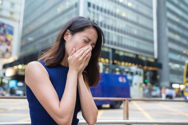  Biết các triệu chứng và cách khắc phục dị ứng không khí-dsuckhoe 