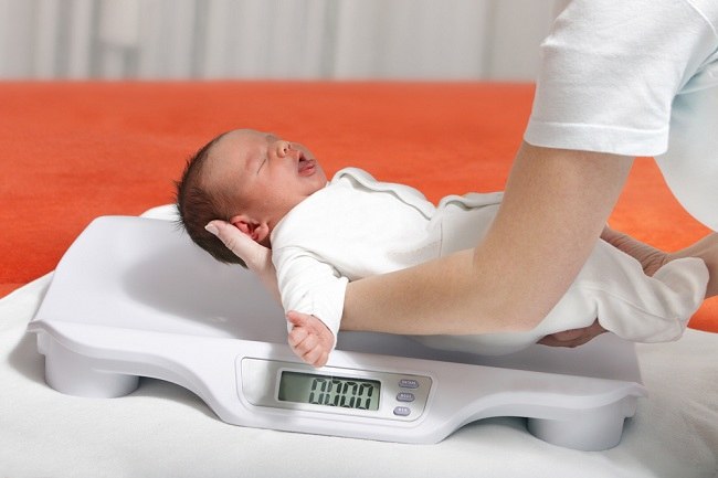  Nguy cơ về cân nặng bất thường ở trẻ sơ sinh-dsuckhoe 