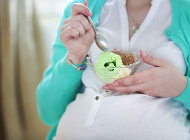  Quy tắc ăn kem cho phụ nữ mang thai - dsuckhoe 