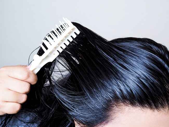 Nhiều cách khác nhau để khắc phục tình trạng tóc dầu-dsuckhoe 
