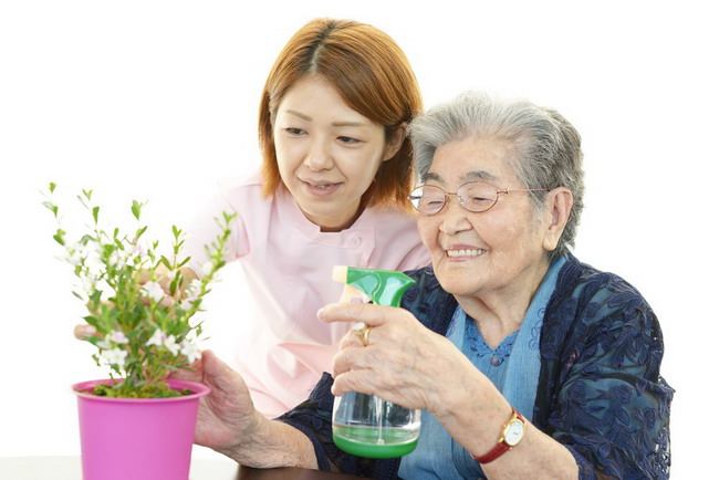 Cách chọn Điều dưỡng Nhà cho Người cao tuổi - dsuckhoe 