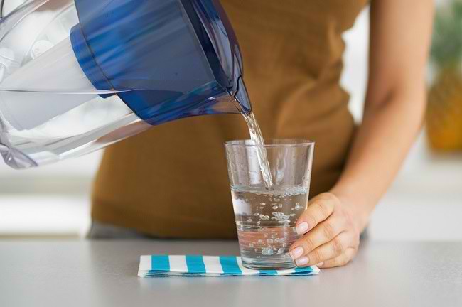  4 Lợi ích của nước uống có độ pH cao hơn đối với cơ thể - dsuckhoe 
