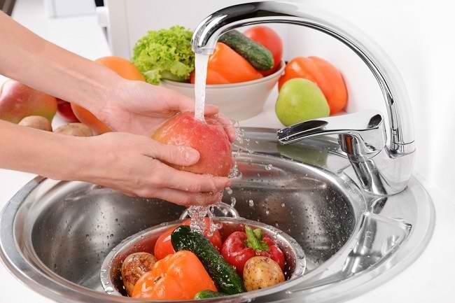 Cách rửa rau và trái cây đúng cách để tránh các bệnh khác nhau - dsuckhoe