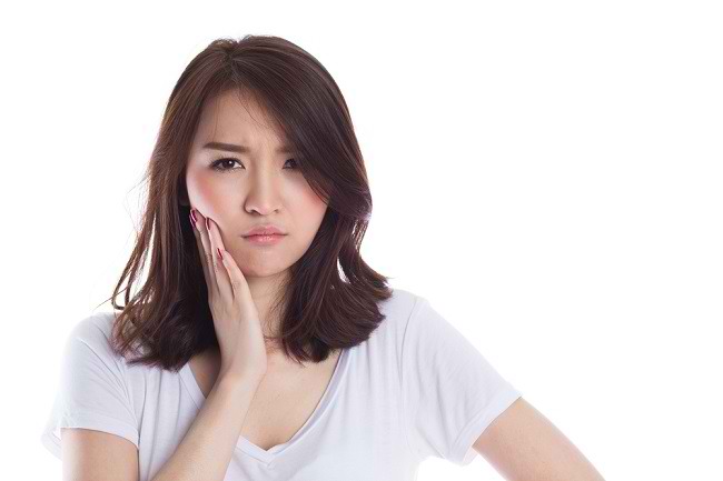  5 cách tự nhiên để khắc phục tình trạng sưng phồng do sâu răng-dsuckhoe 