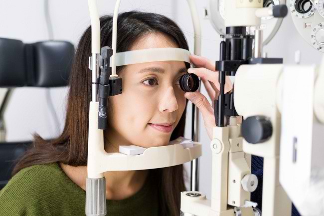  Nhiều loại bệnh về võng mạc mắt bạn nên biết-dsuckhoe 