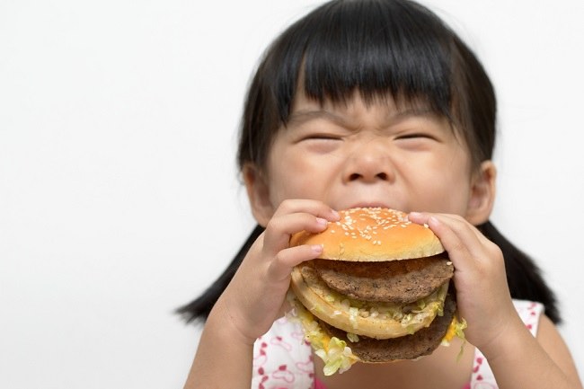  Đồ ăn nhanh có thực sự gây trầm cảm ở trẻ em không? -dsuckhoe 