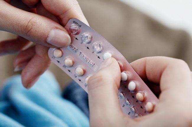 Thuốc ngừa thai có thể làm trì hoãn thời kỳ mãn kinh, hoang đường hay sự thật không? - dsuckhoe
